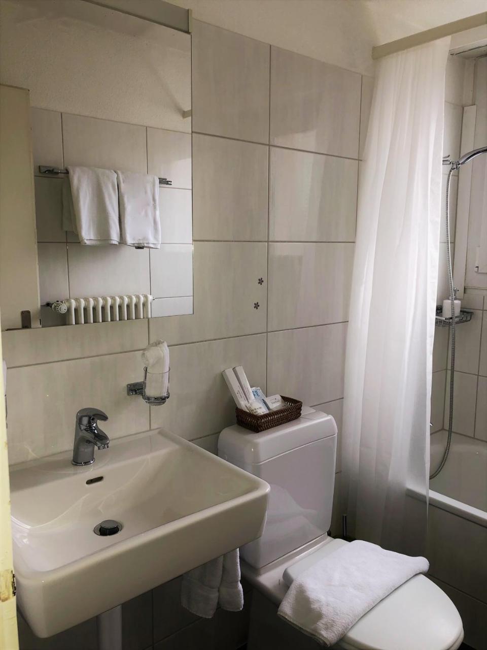 City Hotel Ветинген Екстериор снимка